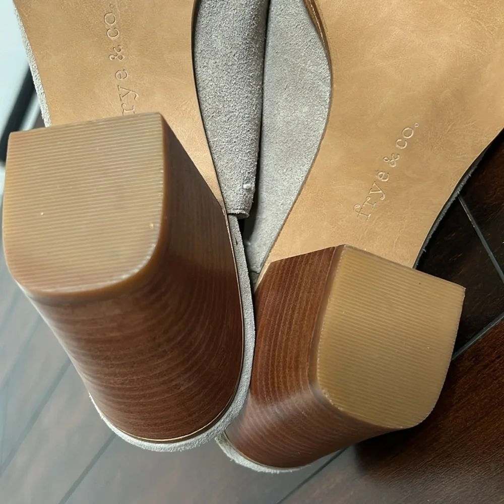 NWOB Frye & Co Donna Suede Peep Toe Ankle Booties in Ash Light Tan Size 11 Boho